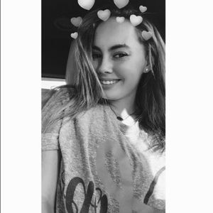 Meet your Posher, Claire